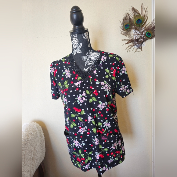 Betsy Johnson Black Cherry Scrub Top 🍒 (Small) / 4 🖤 - Picture 1 of 16